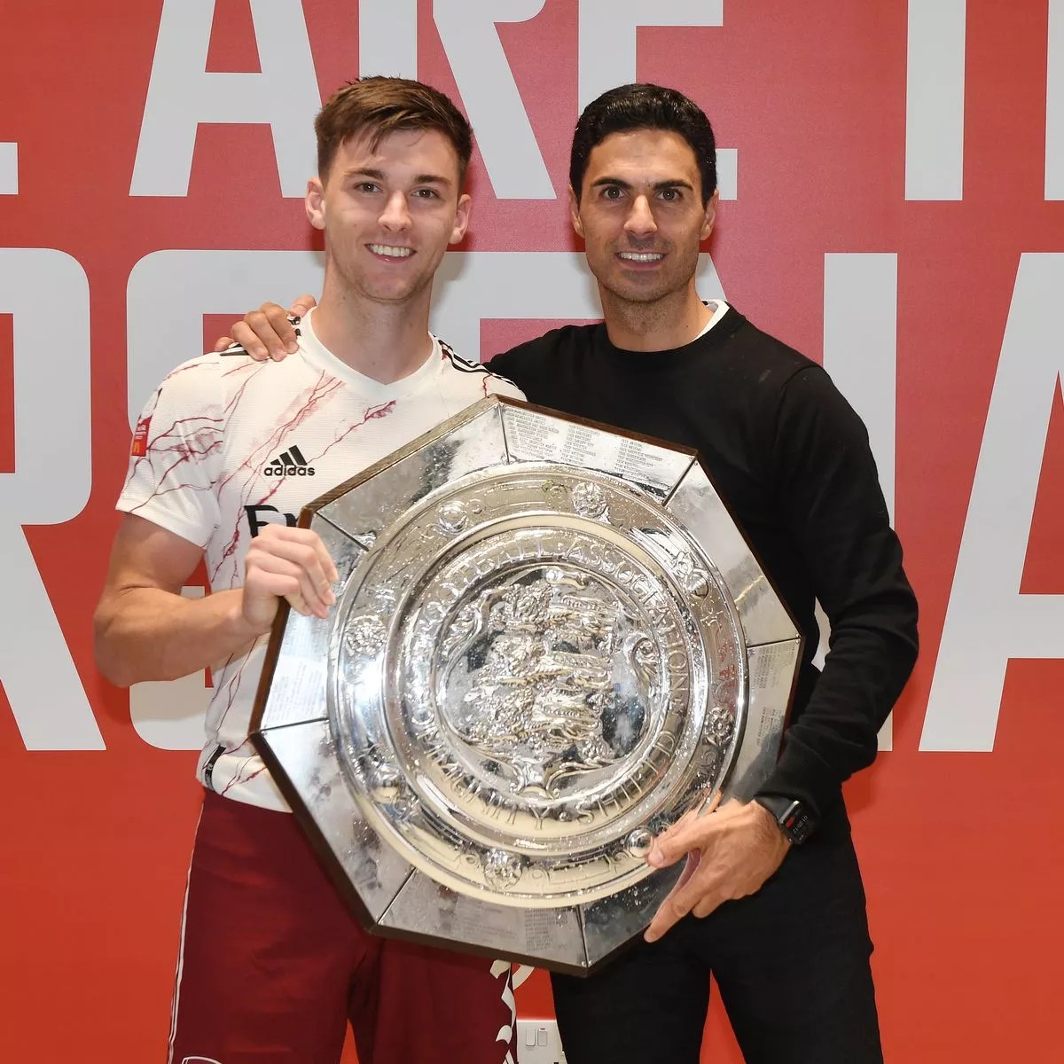 shirt_arsenal's tweet photo. #BirthdayShirt
Happy 26th Birthday Kieran Tierney 🎂
🔴⚪️🟢⚪️
https://t.co/NNJPoy6a8A https://t.co/qLaUooh6m7