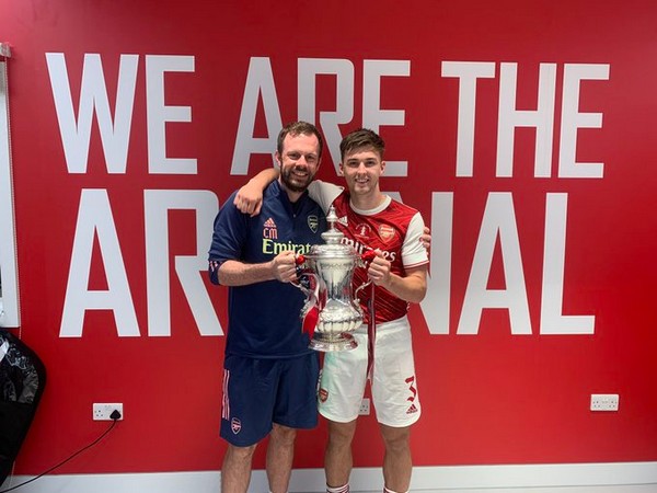 shirt_arsenal's tweet photo. #BirthdayShirt
Happy 26th Birthday Kieran Tierney 🎂
🔴⚪️🟢⚪️
https://t.co/NNJPoy6a8A https://t.co/qLaUooh6m7