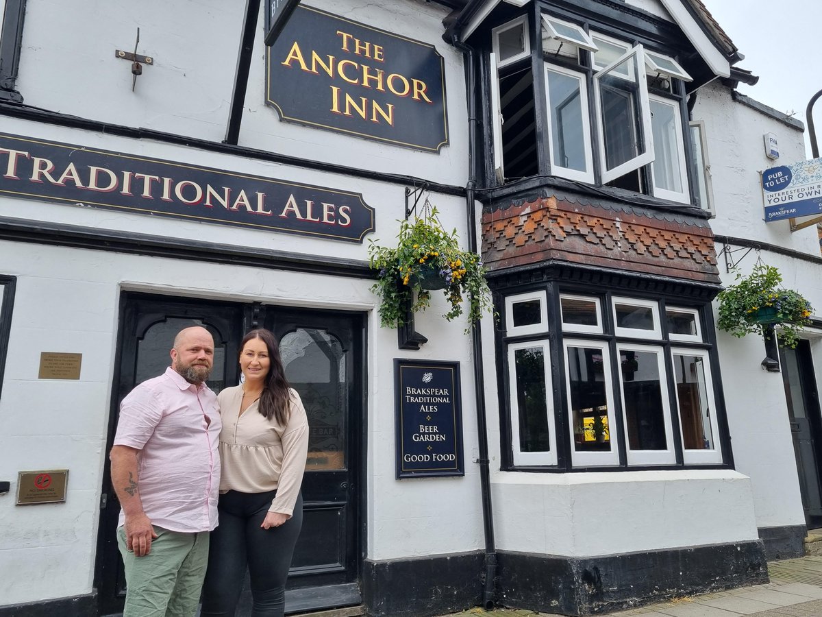 Raise a glass as Brakspear welcome new tenants of The Anchor in Henley, Wes Brewer and Theresa Parker who can't wait to meet the locals and welcome new customers. Doors open this Friday 9th June, pop in for a pint to say hello.
brakspear.co.uk/roll-out-the-b… #Henley