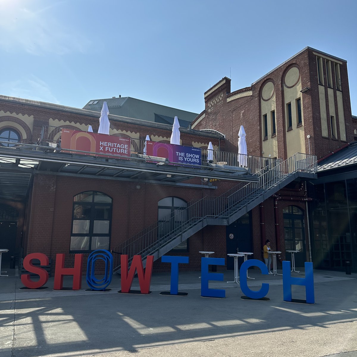 MDG Fog Generators tweet media