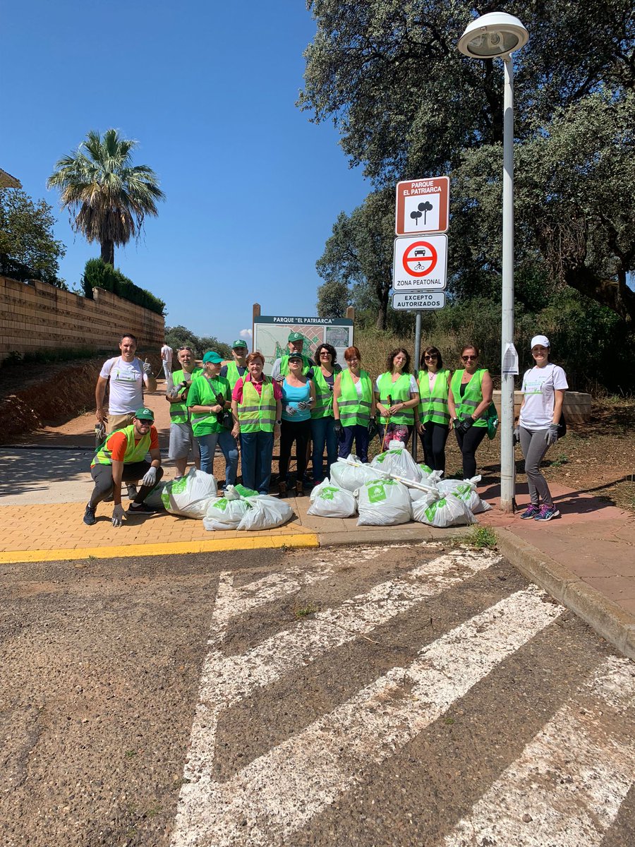 CSIFCordoba's tweet image. 🧹🌳El sábado recogimos todo tipo de basura en la zona de El Patriarca con motivo de la conmemoración hoy del Día Mundial del Medio Ambiente

💚Retiramos una gran cantidad residuos en colaboración con @sadecocordoba 

#LIBERA1m2 #basuraleza #ProyectoLIBERA