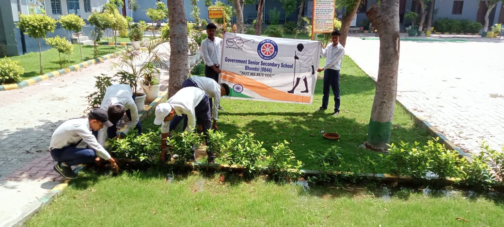 HaryanaNss's tweet photo. NSS UNIT of GSSS Bhondsi, Gurugram activity 
on World Environment Day 5th June 2023 @cmohry @moolchandbjphry @chkanwarpal @anilvijminister @ianuragthakur @highereduHRY @NssrdD https://t.co/gsAwURpA6v