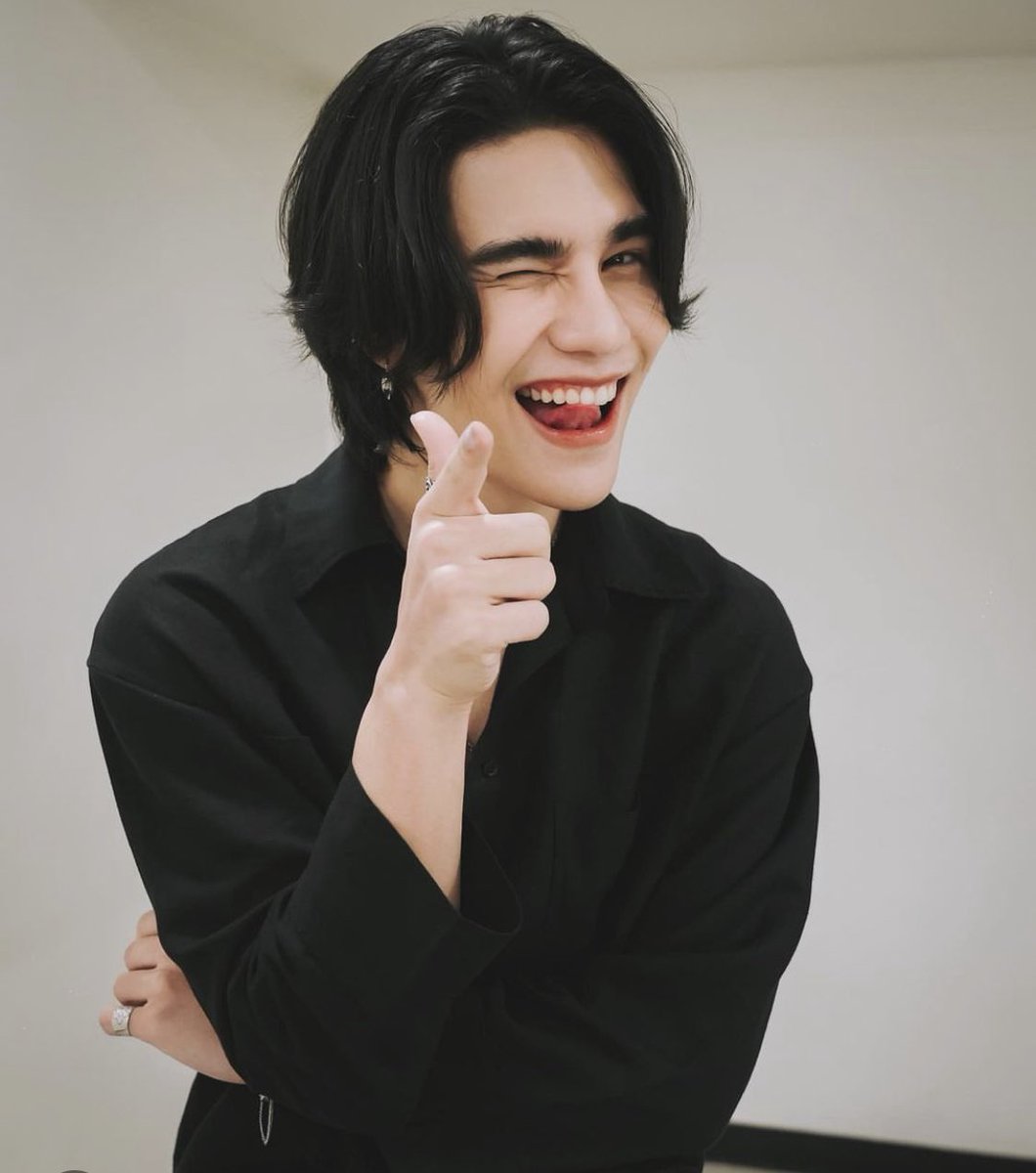 NNine56's tweet photo. วรกมลคนใจดีของคุณวันเสาร์ ควรค่า��ก่การได้รับความรักเป็นที่สุด 🫶🏻💜✨🪐
@jeffsatur 
#JeffSatur 
#3M4LoveJeffForever https://t.co/Whkkvy8DyC