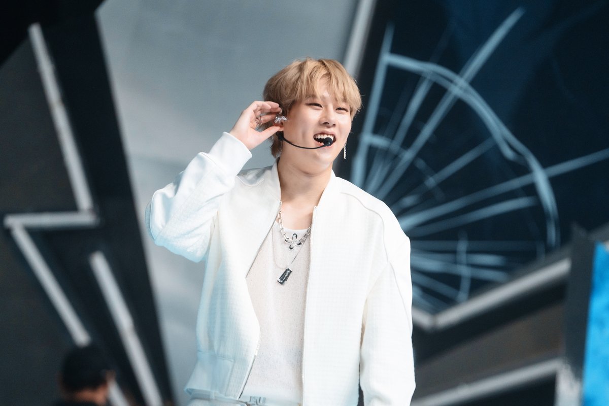 SBS 인기가요 (SBS Inkigayo) tweet media