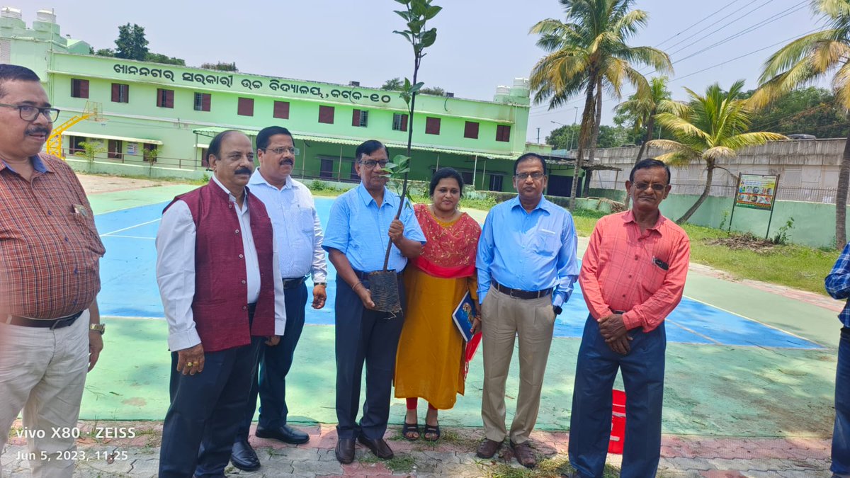 Cuttack_DFO's tweet photo. Celebration of the District Level World Environment Day 2023 of Cuttack District in Khannagar Govt High School, Cuttack. https://t.co/We1gUk4ggw