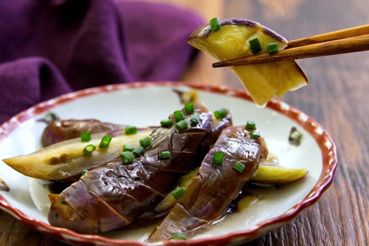ナスをぱくぱく食べられちゃいそう！白だしなどを使った味付けがとっても美味しそうなレシピ！