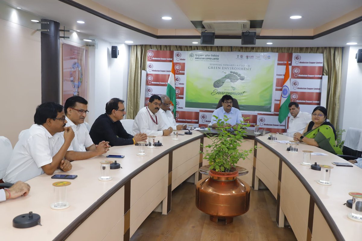 Today on #WorldEnvironmentDay, employees of HCL took #LiFE pledge to make all changes in daily life to protect the environment. <a href="/moefcc/">MoEF&CC</a>
had launched the Mission Lifestyle for  Environment  (LiFE) campaign before the World Environment Day on 05  June, 2023. <a href="/MinesMinIndia/">Ministry of Mines</a> <a href="/DoPTGoI/">DoPT</a>