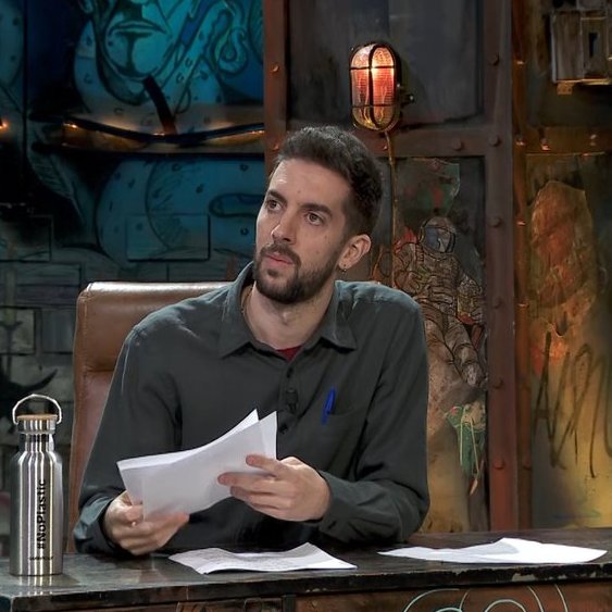 Un abrazo grande a todxs lxs que vais a la EVAU a hacer esto. Mucho ánimo.