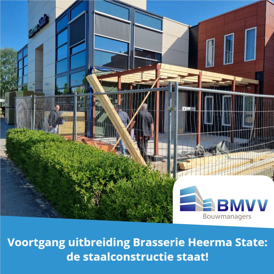 𝗕𝗼𝘂𝘄𝘂𝗽𝗱𝗮𝘁𝗲 🏗️ 𝗕𝗿𝗮𝘀𝘀𝗲𝗿𝗶𝗲 𝗛𝗲𝗲𝗿𝗺𝗮 𝗦𝘁𝗮𝘁𝗲  
Na het startsein voor de uitbreiding van Brasserie Heerma State - Groenhuysen is aannemer Aan de Stegge begonnen met het plaatsen van de staalconstructie en HSB wanden. Lees verder: bmvv.nl/nieuwsbericht/…