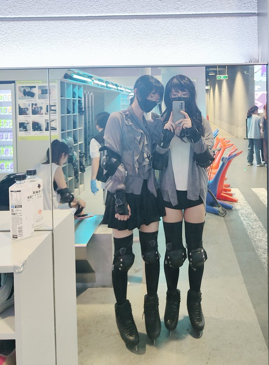 这几天跟姐妹去深圳，连续女装了3天，真的好爽~彻底放飞自我~解锁了不少女装第一次哈哈~超级开心~ https://t.co/mqMshGHm0P