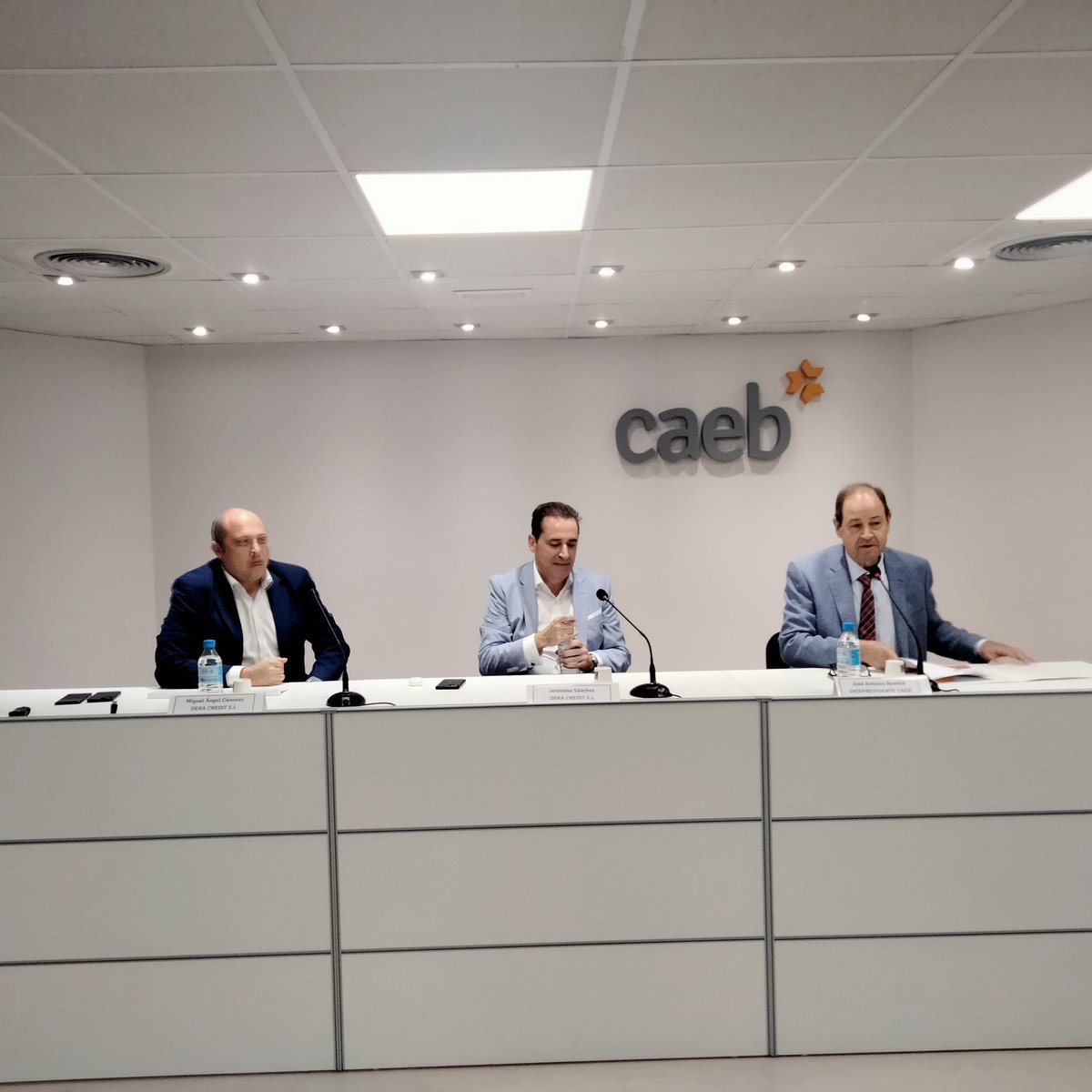 CAEB's tweet photo. ⛅Buenos días! 💰Empezamos la semana con un coloquio en #CAEB con @BekaFinance para conocer soluciones de #financiación complementaria a la tradicional financiación bancaria
#BekaCredit #BekaFinance #financiacionalternativa#financiacioncomplementaria #pymes #empresas https://t.co/DISsDdffir