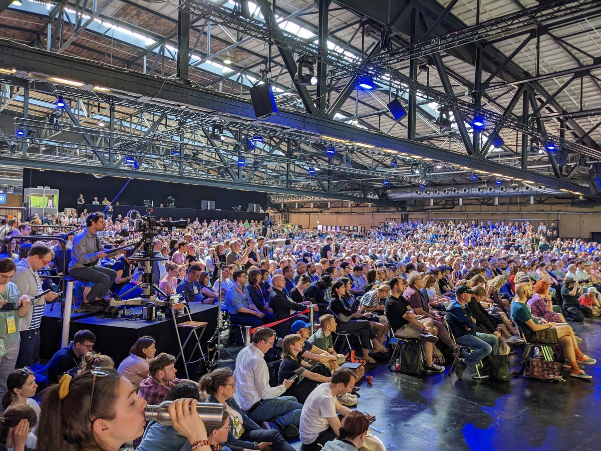 #rp23 geht los. Sehr voll hier.