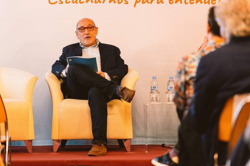 FundacionSIMA's tweet photo. Obertura, a cargo de Francisco González Moreno, presidente del Patronato de la Fundación SIMA-FSP. https://t.co/DXK5d8fQE7