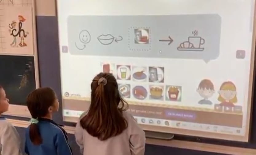 ColeMilagrosaOr's tweet photo. "Visual Thinking" es una de las diferentes técnicas que utiliza el método "Just for Kids” para el aprendizaje de un nuevo idioma. Divertido y presenta desafíos apropiados que les resultan atractivos. #educacióninfantil #Mevisur #colegiosHHCC @miriammonterrubio https://t.co/FHlCm2ZmcW