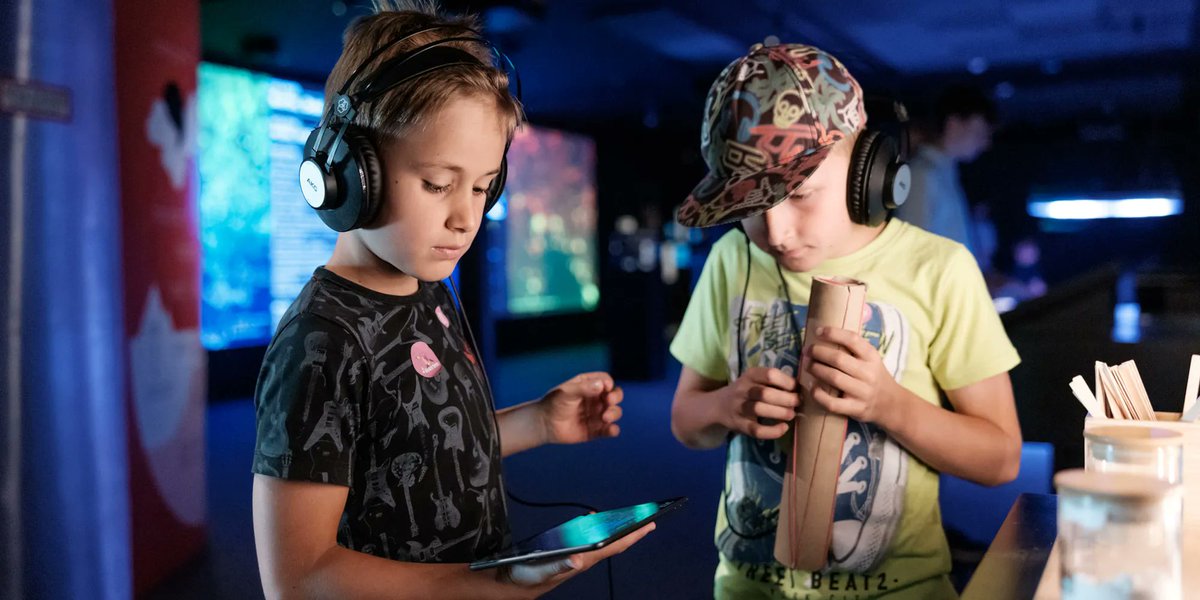 ArsElectronica's tweet photo. During the summer vacation, you can experience real adventures at the Ars Electronica Center! If you enjoy #marveling, #experimenting and #programming together, you shouldn’t miss our colorful vacation program! https://t.co/8Hv2tZThIK https://t.co/FjwEzhCITA