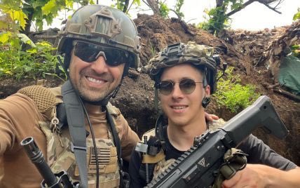 When 21 year old Ostap Onistrat joined the Ukrainian army to defend his country, his father Andriy, a well-known Ukrainian banker, had no second thoughts: he had to be there on the battlefield with his son. He wanted to protect him, to shield his heroic boy from the brutalities