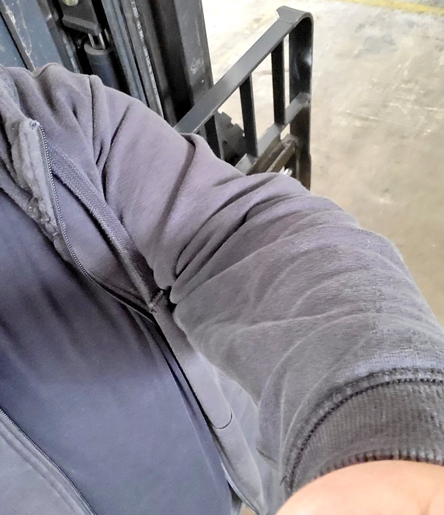 DBod92's tweet photo. Reasons to Sub:
●Dad Bod
○ Beard
● Forklift Licence
#youknowyouwantto #Fltlicence #ofguys #onlyfans #reason https://t.co/MYMYsGmRrz https://t.co/hLFDcesaIp