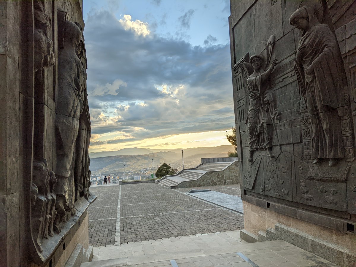 llTravelGeorgia's tweet photo. Beautiful sunset from the site of the monument to the Chronicles of Georgia
#chroniclesofgeorgia #Tbilisi #mtskheta #tour #sunset #monument #georgia 
Visit Chronicles of Georgia during Mtskheta tour->>>> https://t.co/npl2asKqeE https://t.co/anTRBDZgzX