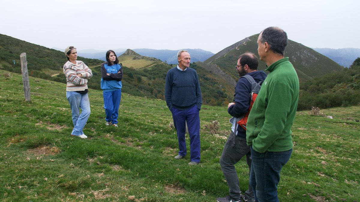concejoabierto's tweet photo. Las veigas comunales de #Taja representan un cruce de caminos, un lugar de encuentro, reunión y celebración.
👉https://t.co/TiPxNiZevN
#RutasdelaSabiduríaComunitariayConcejil #CaminosdelBuenGobiernoylaBuenaVecindad #montecomunal #concejoabierto https://t.co/3LPbDLlF1K