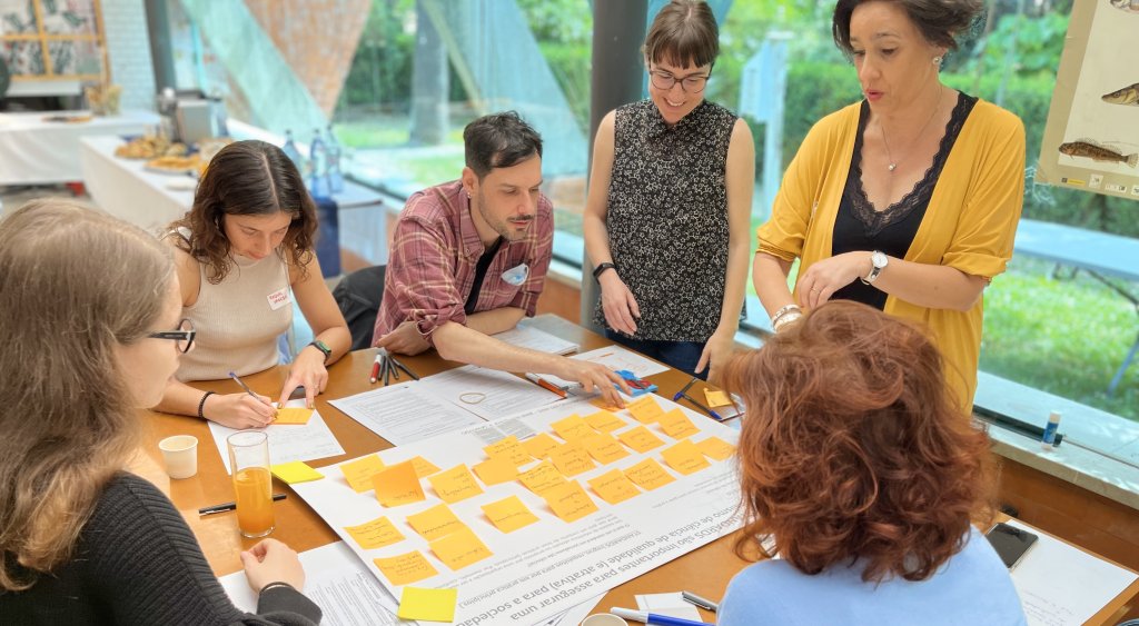ENJOIproject's tweet photo. Engaging for innovation and improving science communication
https://t.co/pgvsCTPIVi cc @citscicomm @formicablu @SciencefChange @ACCC_ @scicommEU #EUSEA23 #SciComm https://t.co/BauLLPUPGv