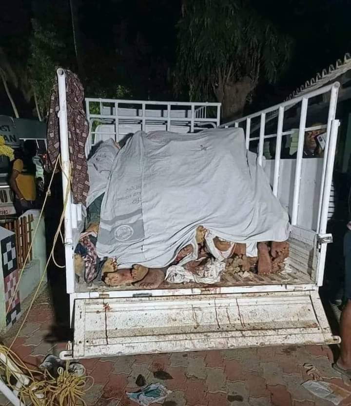 ExMuslimBlogger's tweet image. Are these the corpses of Hindus or Muslims? People while alive followed the religious  prohibitions to love each other.  Even who probably hated each other are now sleeping together after death!  Is Religion harmed now?  People try to save religion even by sacrificing the lives…