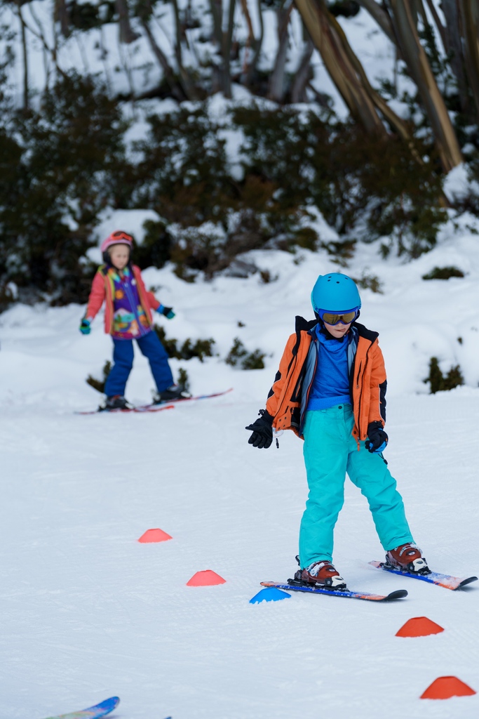 Hit the slopes like a pro with our ski and snowboard lessons! 🎿 Whether you're a beginner or looking to refine your skills, our experienced instructors will help you master the mountain ⛷️ Book your lesson today and take on the fresh powder like a champion! 💪