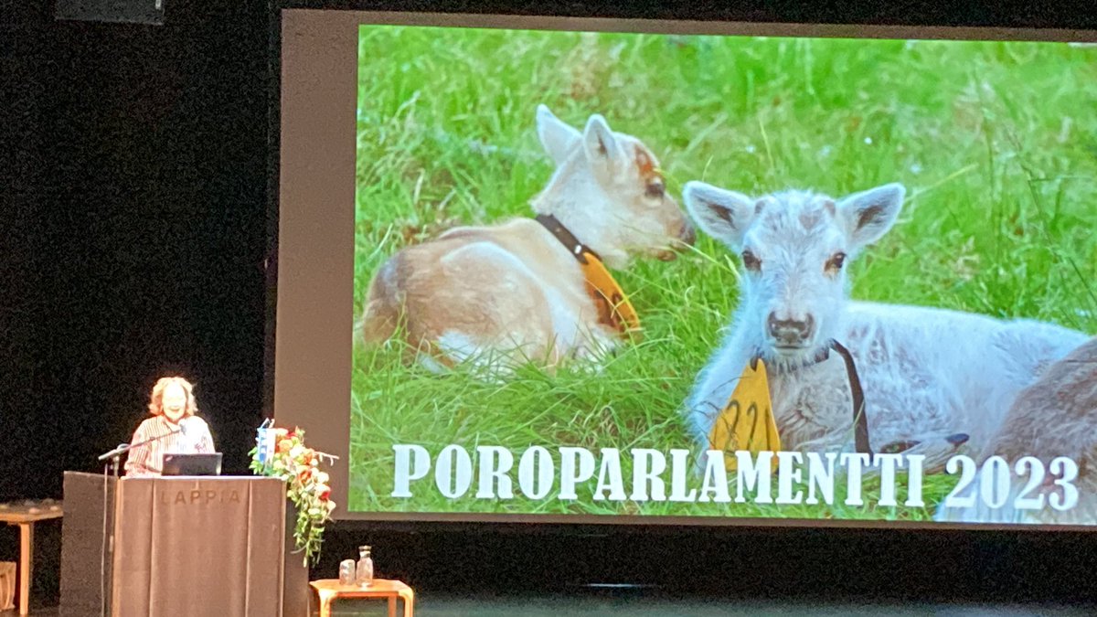 #poroparlamentti kokoontuu Porojen hyvinvointi -teemassa. Uusi laki eläinten hyvinvoinnista voimaan -24 alusta. Tutkimuksella on saatu lisää tietoa mitä eläin tarvitsee, että voivat hyvin. Ilmastonmuutos vaikuttaa laitumiin, ja laidunten hoito- ja käyttösuunnittelu on tärkeää.