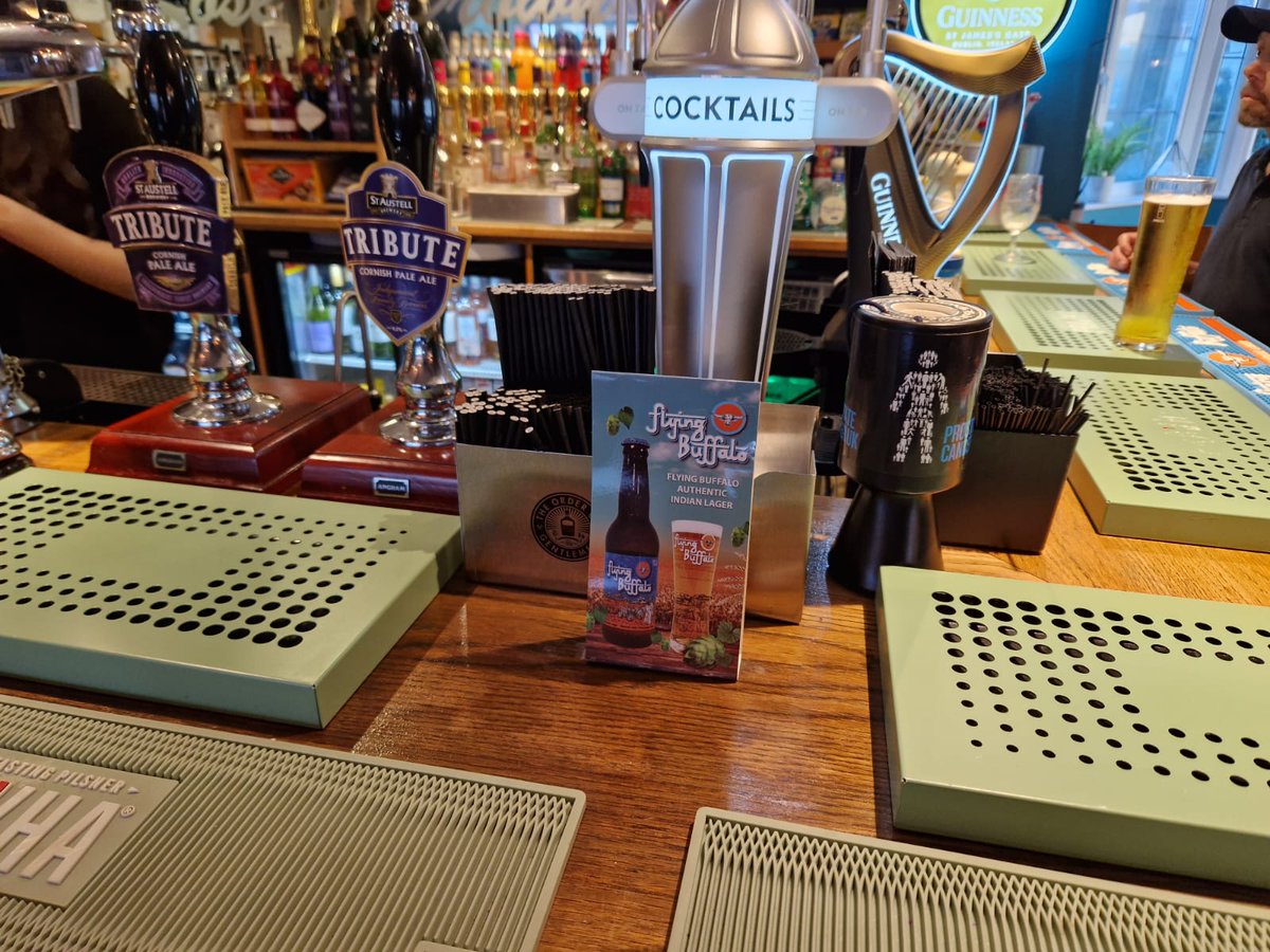 FlyingBuffaloUK's tweet photo. Let's start off the week the right way! 💙🧡
📷 Rose & Crown Pub, Houghton
Contact us today about getting #FlyingBuffalo in your bar or restaurant...
💻 https://t.co/fepQWwPPOa
📲 0800 688 9808
📧 sales@omnipresintl.com
#Beer #Lager #Monday https://t.co/xRA0hwtM8p
