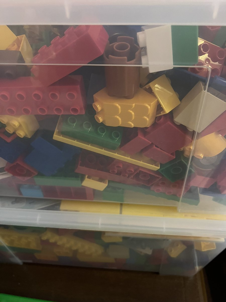 SentocheP's tweet image. Sono arrivate le scorte… da noi i compiti sono un gioco da ragazzi! 
#LearnDifferent #sentocheposso