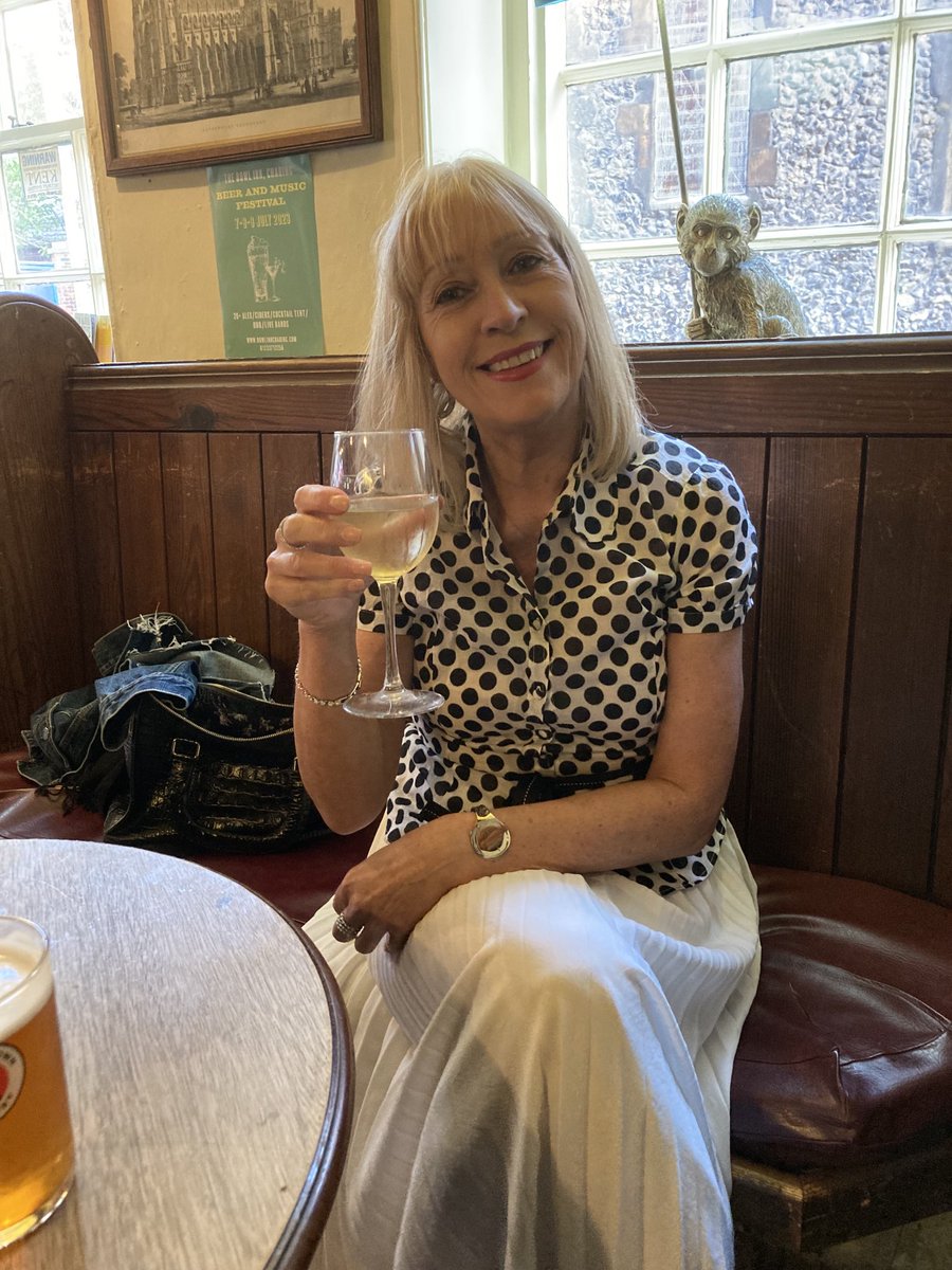 paul2stevens's tweet image. Splendid &amp;amp; classic birthday evening spent with @hils2dawn doing the Canterbury pub crawl, culminating in the #OliveGrove for deliciously tasty food &amp;amp; fine wines. #Dranking #Hillsonholls #goodtimes #livingthedream #Canterbury