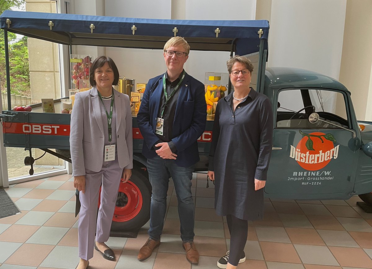 dti_eV's tweet photo. MdB Alexander #Bartz tauschte sich bei @apetitoAG   zum Thema #Gemeinschaftsverpflegung aus. @DtiEichner, mit vor Ort: "Das Gespräch hat für beide Seiten wichtige Erkenntnisse gebracht. MdB Bartz wird diese in die politische Diskussion zur #Ernährungsstrategie  mitnehmen.“ @bmel https://t.co/yoZzmPcMBc