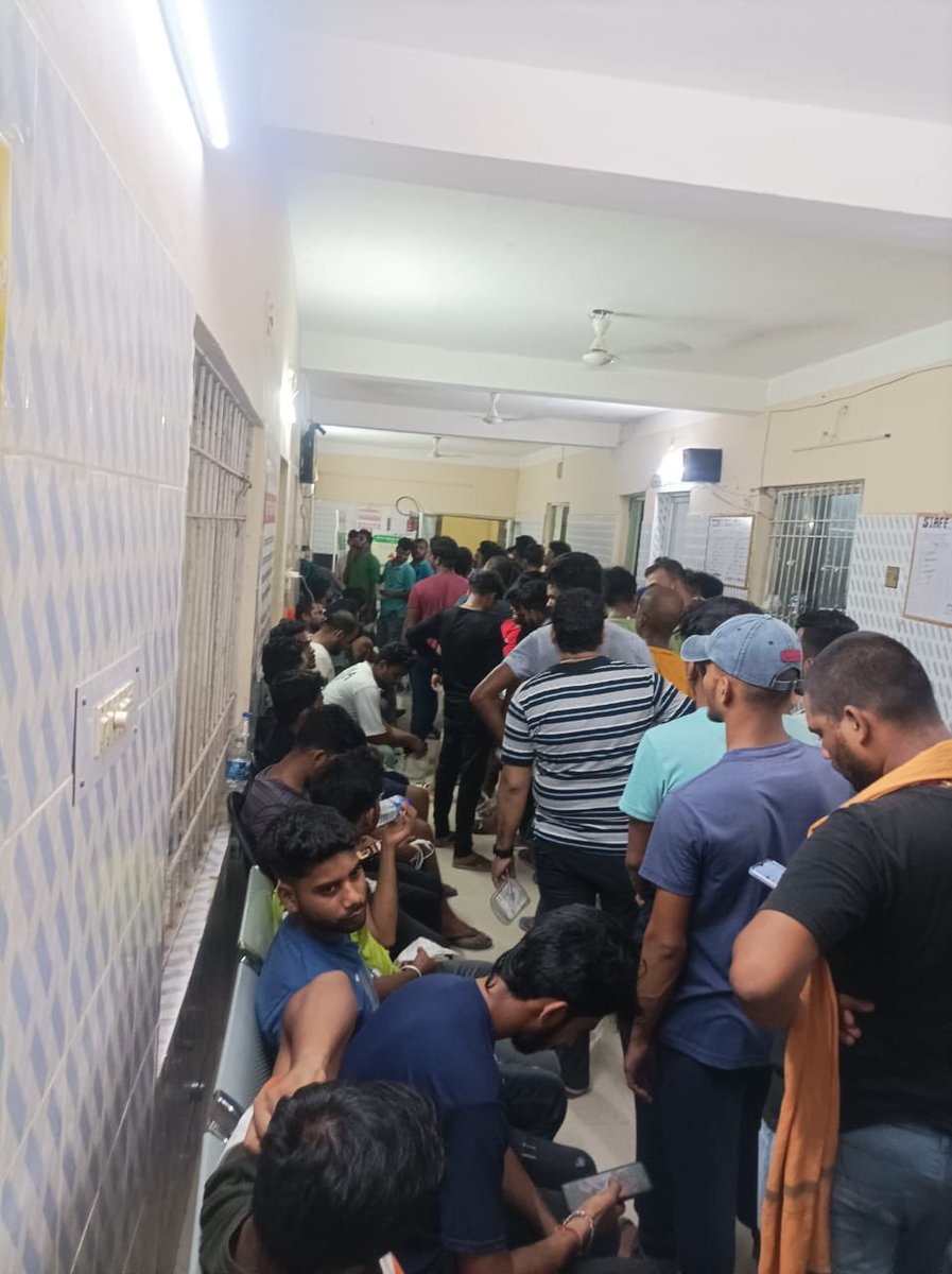datta_ias's tweet photo. These are people of MY BALASORE. They were first to respond,first to donate blood,first to provide food,first to shift dead bodies,first to provide their vehicles. This is the line for blood donation at midnight. I’m indebted to them and forever be  in their service. https://t.co/Bc1ZxvDIcp