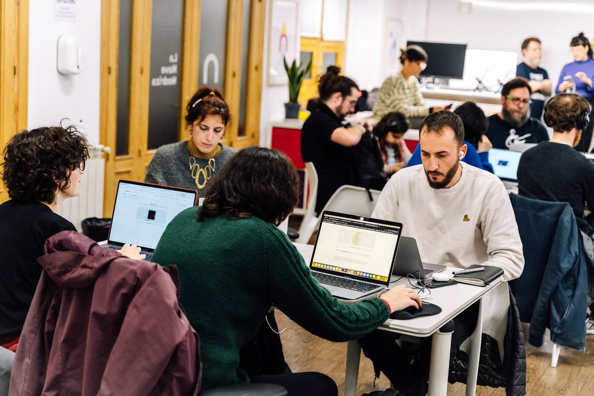 🌳 El jardín secreto de la IA, Inteligencia Artificial como Herramienta Creativa 🌳
Un nuevo taller de <a href="/bothrocks/">Both</a> y La Nave Nodriza para exprimir las posibilidades de la IA y los modelos de lenguaje natural. 
Del 3 al 7 de julio, presencial en Madrid
lanavenodriza.com/inteligencia-a…