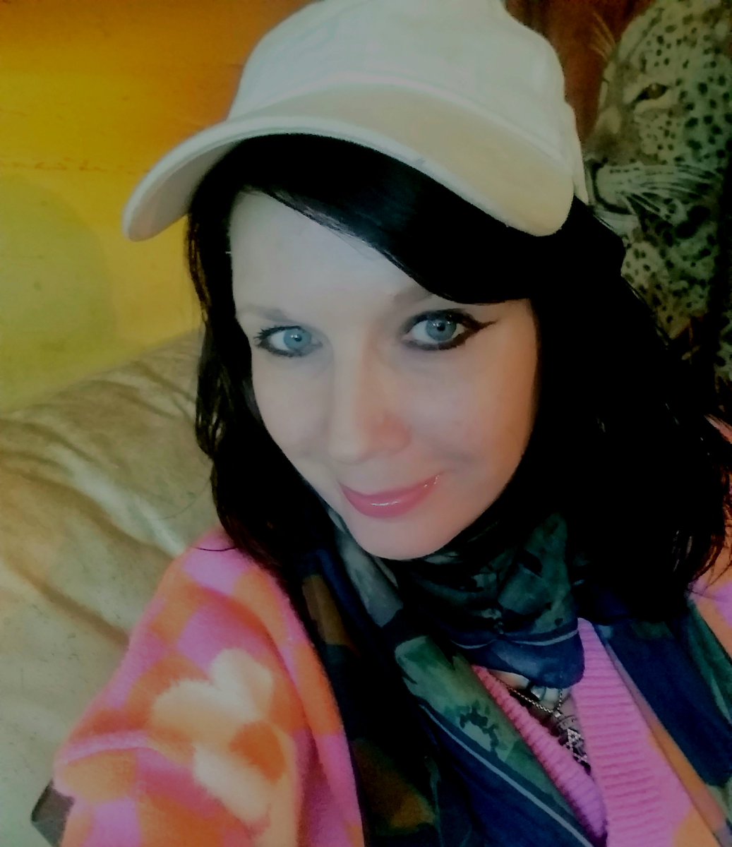 Bono66020372's tweet photo. I got my nanny job from The Lady #magazine & moved to #regentspark #london to #work as a #liveinchildrensmanny & BevGreen also got a #livein #nannyjob from #TheLadyMagazine & she moved to #shepherdsbush. I used to meet Bev on #saturdays after my 2 hour #photoshoot #Londondays.... https://t.co/RhtreEcG8D
