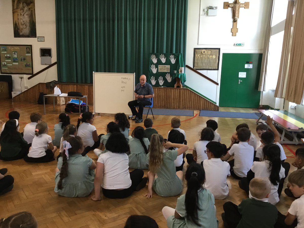 olvschool's tweet photo. #OLVY2 and #OLV3 are having a great time in the poetry workshop with @NickToczek! They are getting lots of ideas for writing their own poems! #bestdaysoftheirlives #OLVreading #OLVEnglish @BradfordLitFest @bcw_cat https://t.co/rxEAsrEMso