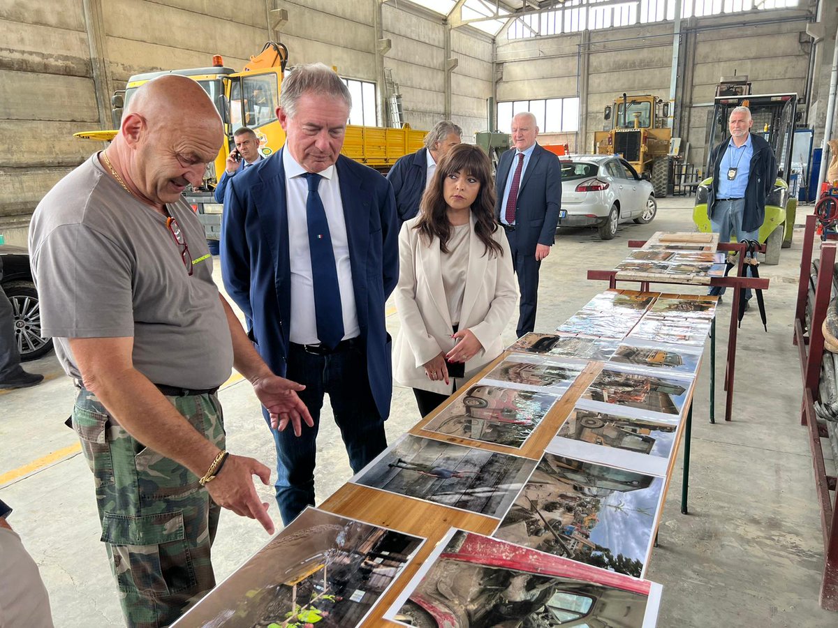 adolfo_urso's tweet photo. Ho visitato l’azienda Giovane Strada di #Forlì, duramente colpita dalle inondazioni dei giorni scorsi. Qui ho incontrato persone straordinarie che non si arrendono, che hanno deciso di rimboccarsi le maniche e ripartire nonostante i gravi danni e le difficoltà.  A loro e a tutte le aziende delle aree colpite non mancherà l’attenzione e il sostegno del governo