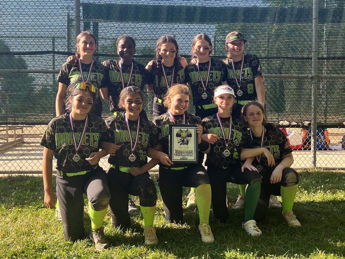 Cameragirl11's tweet photo. They drew some tough teams in pool play but rolled through the Silver bracket with 3 clean, hard-fought games. So proud of how far these girls have come. Dre had 8 hits in the tournament including a double and triple. #greenhornetssoftball #14UB https://t.co/j17lOQm3Po