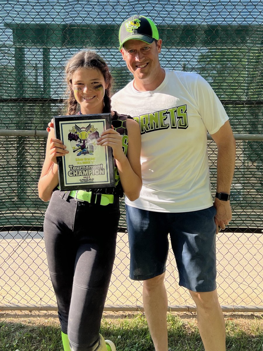 Cameragirl11's tweet photo. They drew some tough teams in pool play but rolled through the Silver bracket with 3 clean, hard-fought games. So proud of how far these girls have come. Dre had 8 hits in the tournament including a double and triple. #greenhornetssoftball #14UB https://t.co/j17lOQm3Po