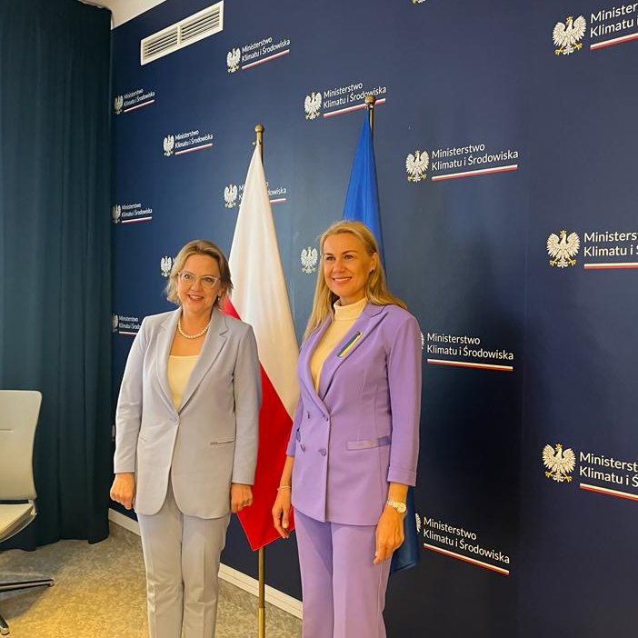 I was in Poland today to discuss the importance of the #cleanenergytransition & the progress achieved with the #REPowerEU Plan.

With Minister of Climate & Environment, @moskwa_anna, we discussed 🇵🇱 plans for #renewables deployment & how #EU can help in ensuring #energysecurity.