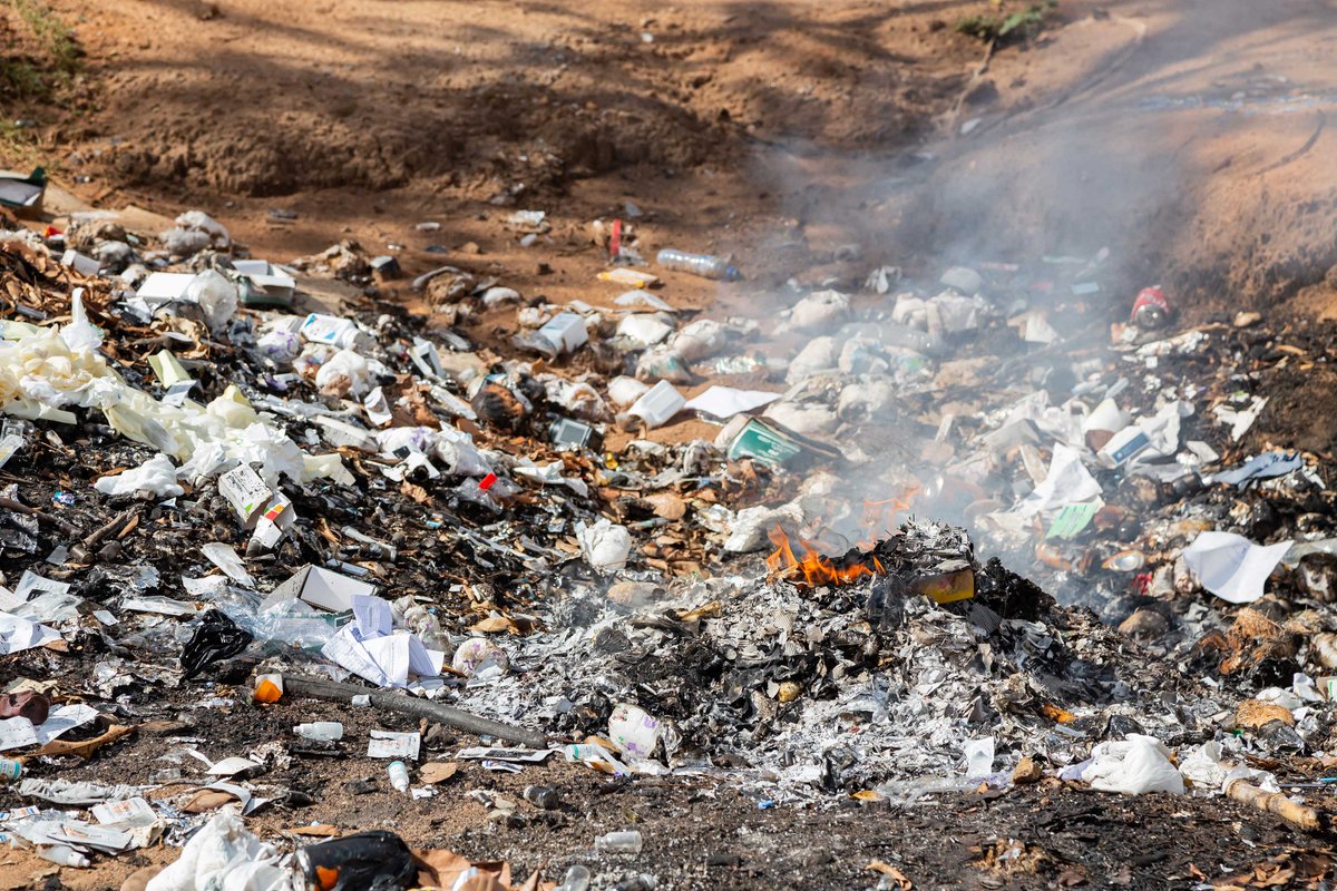 AKFCanada's tweet photo. The rate of plastic production is rapidly outpacing our ability to handle the waste generated. 

Plastic pollution is the theme of #WorldEnvironmentDay2023, and we'll be showcasing how @CanadaDev's investments are helping reduce, reuse, and recycle in Kenya ♻️ https://t.co/fu6vvOt6gb