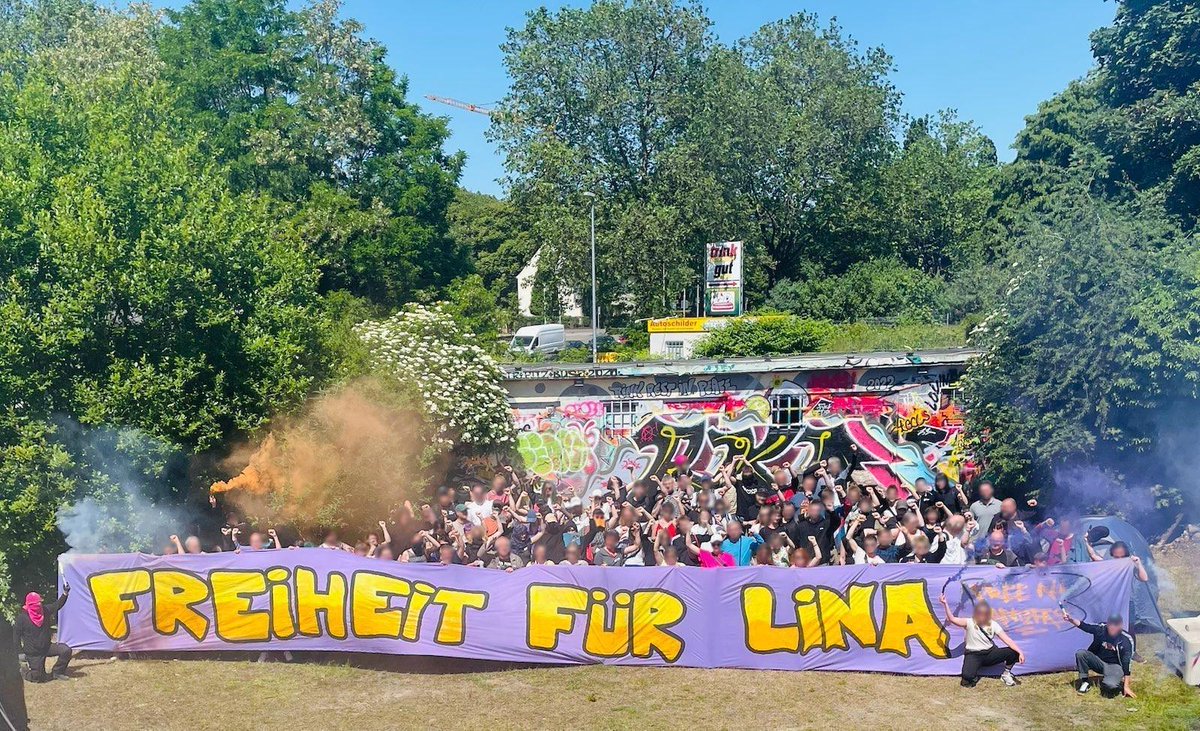 Wir hatten ein super Wochenende mit tollen Workshops bei bestem Wetter und mega Essen beim #RechtaufStadtForum 2023 in Oberhausen. Währenddessen haben wir auch Soligrüße nach Leipzig geschickt - denn auch wir fordern weiterhin #freelina