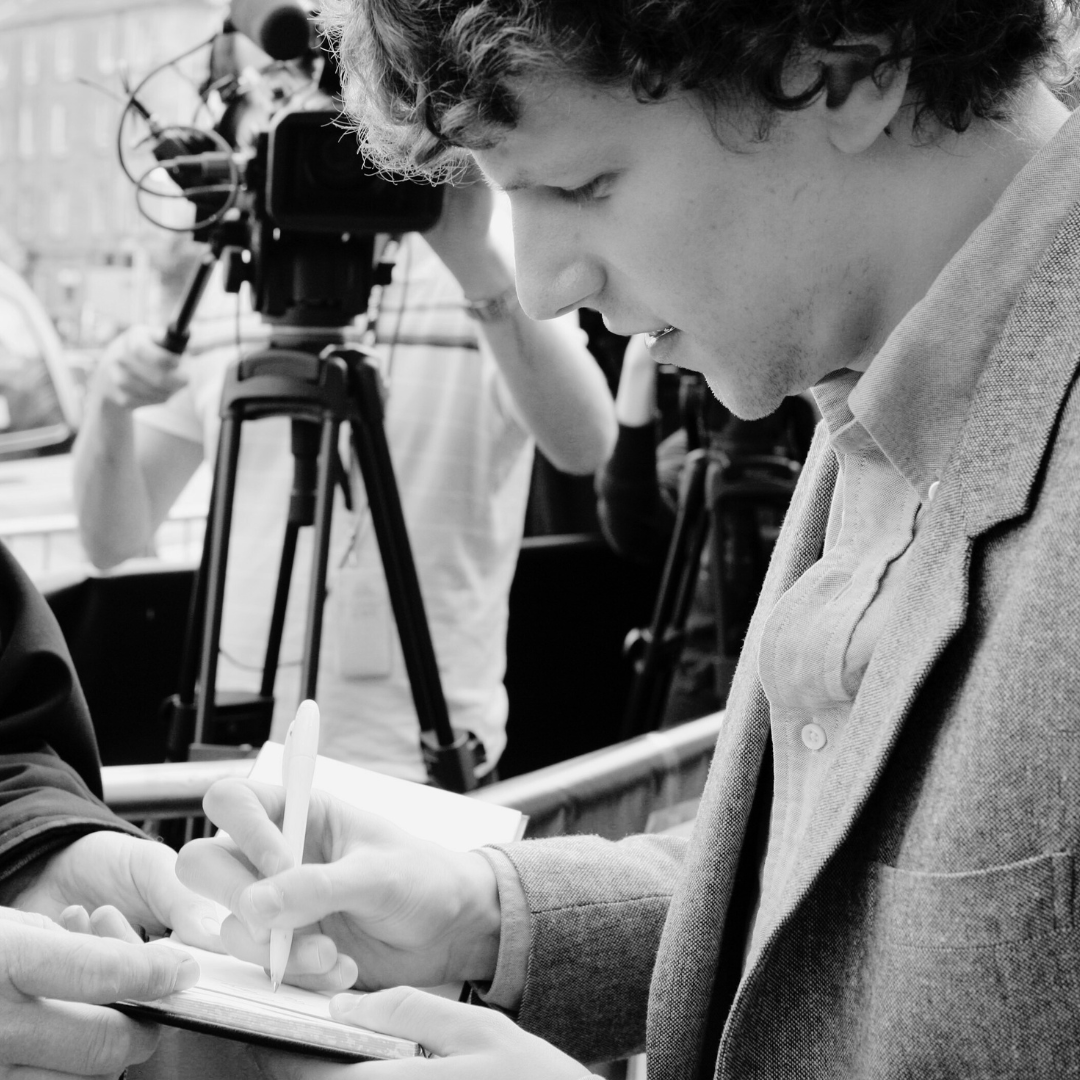 edfilmfest's tweet image. We're hiring for 2 roles as part of our new talent development opportunity, the Critical Writing Commissions project✍️

This project seeks to support 9 mid-career writers born or based in Scotland, to develop their voice and their understanding of the publishing industry.