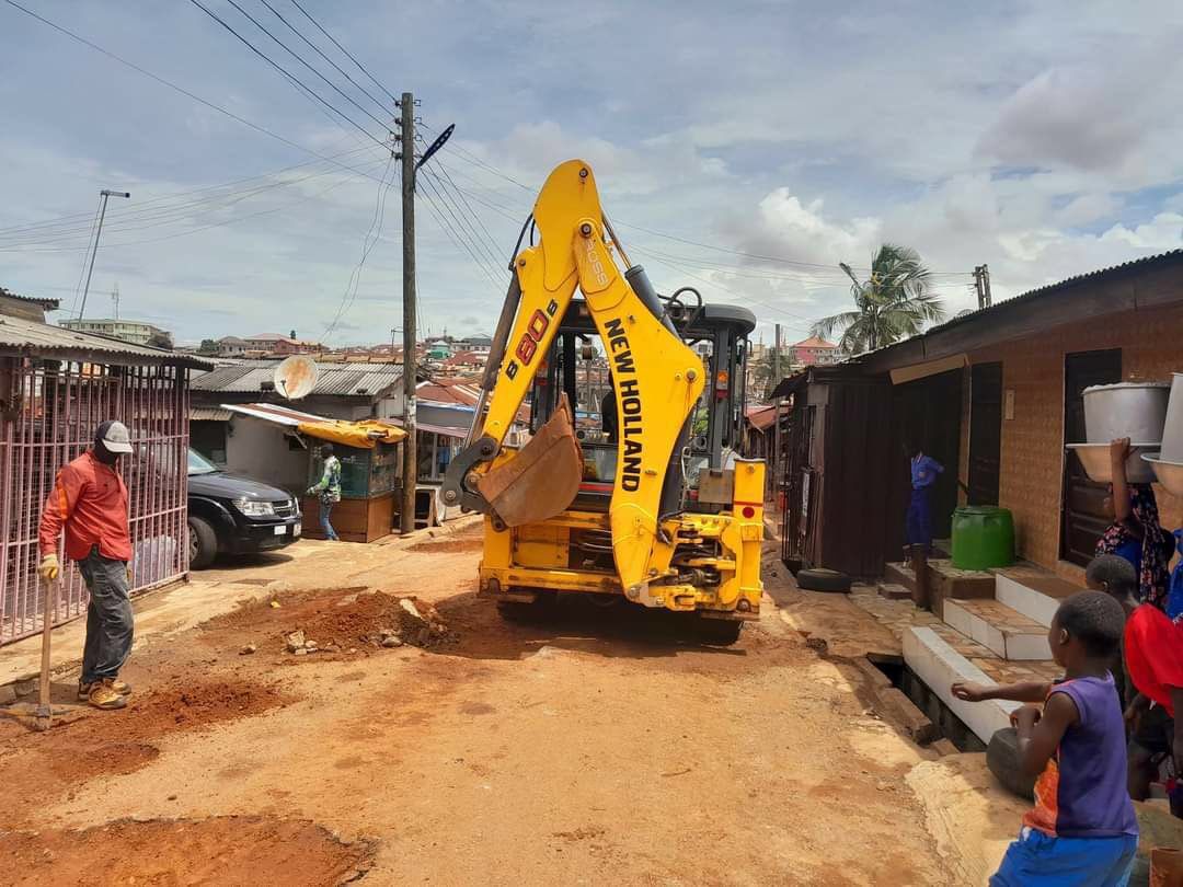 I_a_m_MKK's tweet photo. The NDC said this government answers the call when there is a by-election but here we are today at Nima (Ayawaso East) with no by-election.
We the Zongo youth are proud and grateful to @NAkufoAddo &amp; @MBawumia ❤️🥳

@CastinBillz @YouthAllianceM2 @Gen_Buhari_ @NPP_GH @OfosuAntwi1 https://t.co/Yedd8u5duw