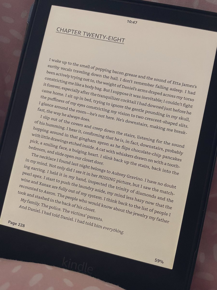 When it’s overcast outside we can stay inside and skip all the suncream malarkey without feeling guilty 🤭🙌🏻

CR: A Flicker in the Dark - Stacy Willingham 

#BookTwitter #IAmReading