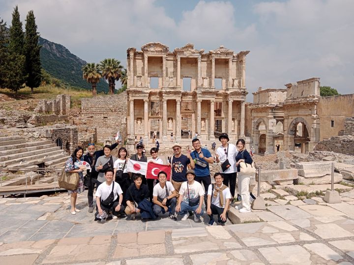 Our Private  Ephesus Tour from Izmir
03.06.2023 Saturday
*
*
*
*
#privatetour #Pamukkale #travel #türkiye #Ruins #liveyouradventure #travelsoul #summer #Tourism #Traveller #vacation #journey #AncientCity #PeronTour #Turkey #DailyTours #Kuşadası #Adventures #travelblogger #history