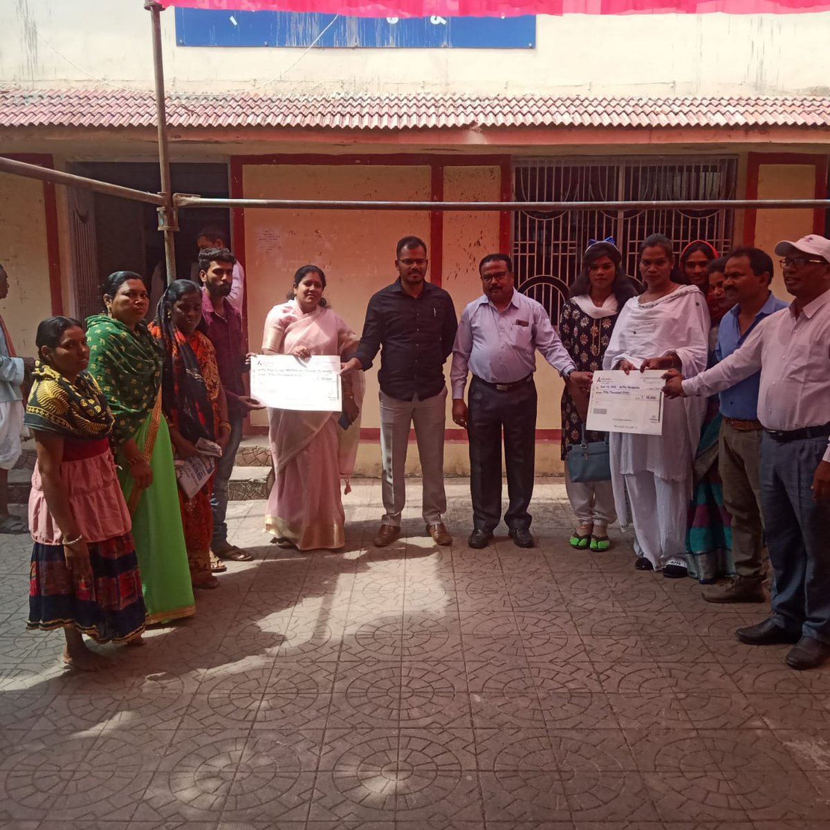 SSEPD2's tweet image. Distribution of Revolving Funds to PwD Self Help Group and TG Self Help Group in the Joint Grievance Hearing held at Nuapada District. @CMO_Odisha @Ashokpandabbsr 
#RevolvingFund #SHG #Transgender #PwDs #Empowerment #Grievance #Nuapada #OdishaCares #financialassistance