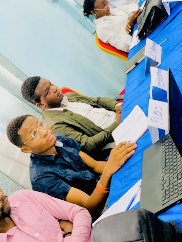 Maj_kinshasa1's tweet photo. #Happeningnow: Début de la formation des jeunes du @Maj_kinshasa1/@Abefnd sur l’éducation sexuelle complexe et la paire éducation 

@MajRDCongo 
@IPPFAR 
@UNFPARDC https://t.co/1ccz1rehdF