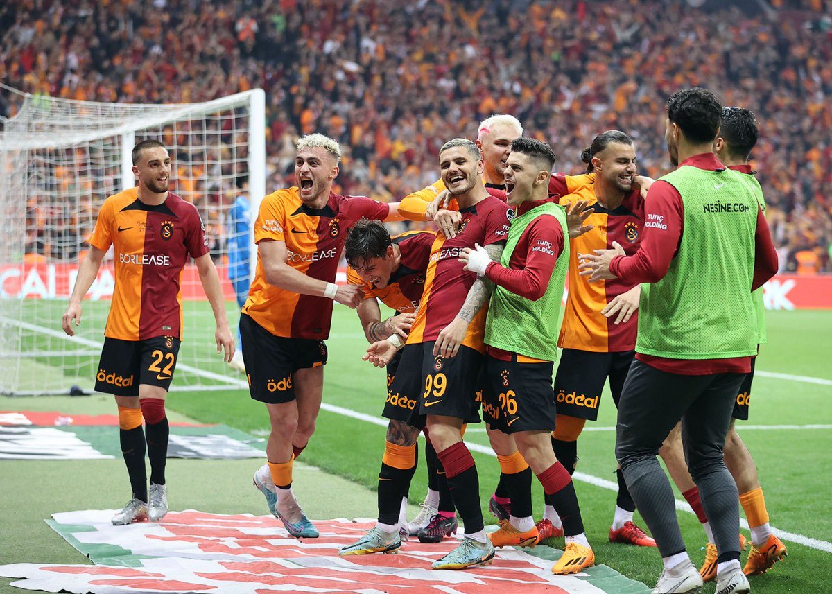 Önder Özen: 'Galatasaray; Fenerbahçe'den gömlek gömlek, fersah fersah üstün. İki taksitte 6-0 yaptı.'