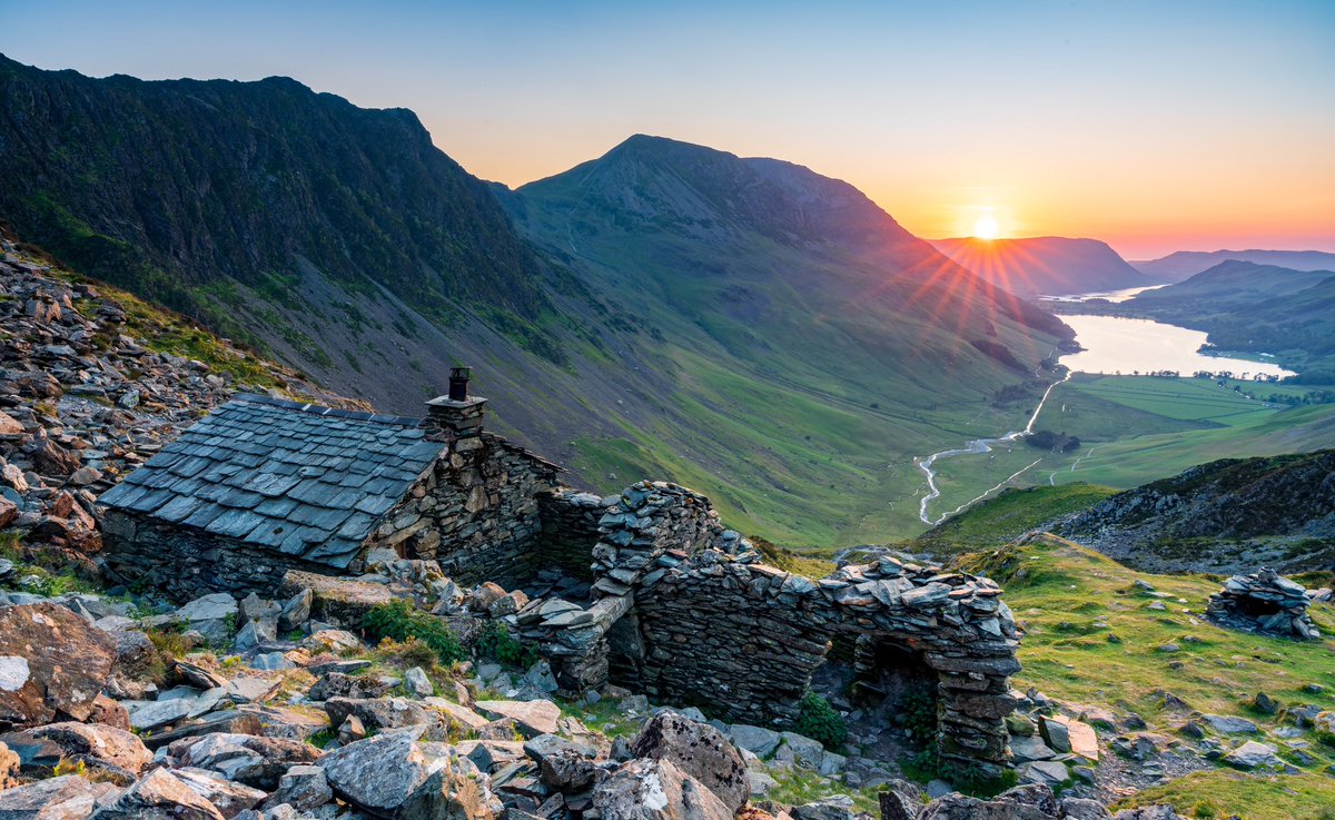 markhetheringt7's tweet photo. WARNSCALE BOTHY SUNSET
What a view from Warnscale Bothy in Buttermere at sunset from last week.
Is this one of the best views in The Lake District?
#warnscalebothy #sunsetphotography #thelakedistrict #fsprintmonday https://t.co/JCylhsyHyC