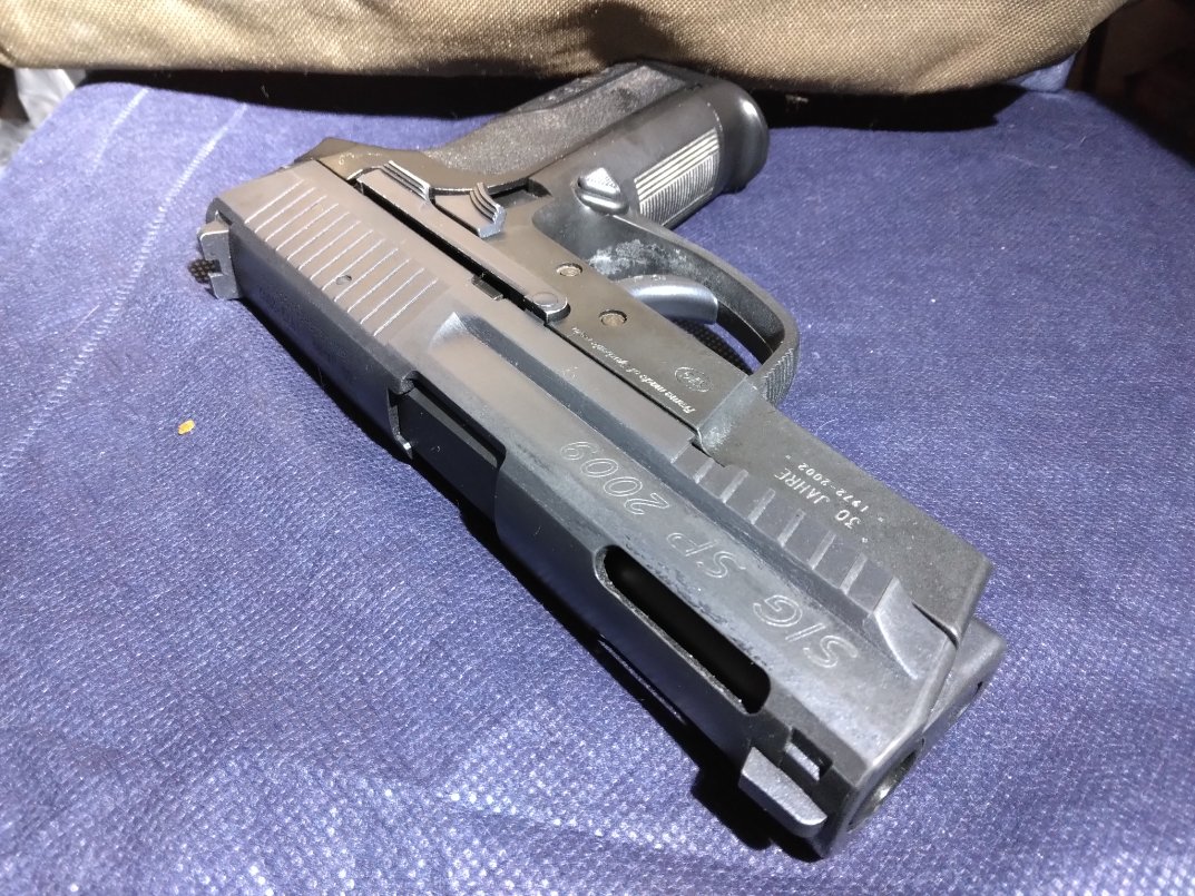 mkb42hmkb42w's tweet photo. SP2009のカスタム?
謎の個体ですね!
この個体だけ調子が悪いので修理しないと…
#KSC #SP2009 #エアガン https://t.co/N8qczPe5BL